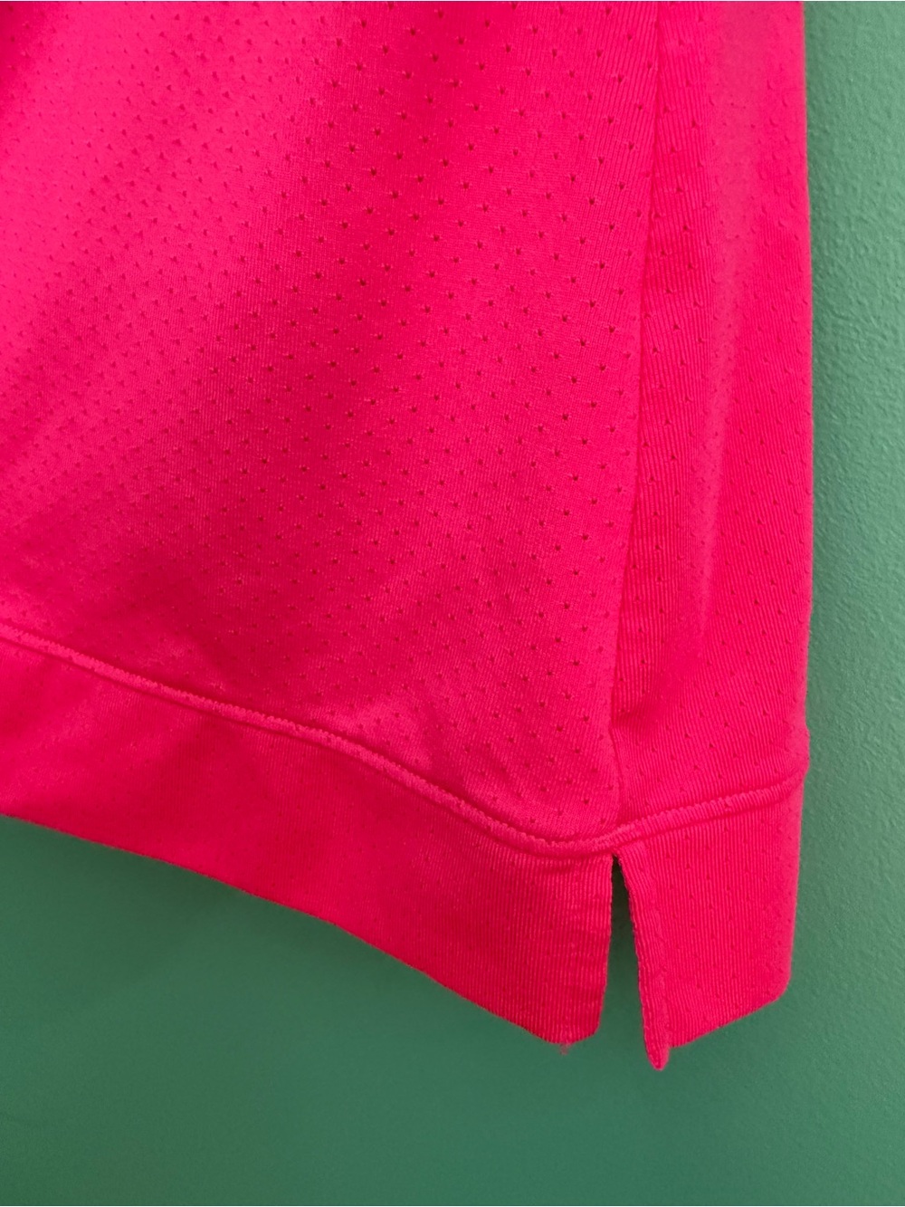 XS Like New Under Armour Heat Gear Women’s Golf Shirt Hot Pink Performance Polo - Picture 5 of 11
